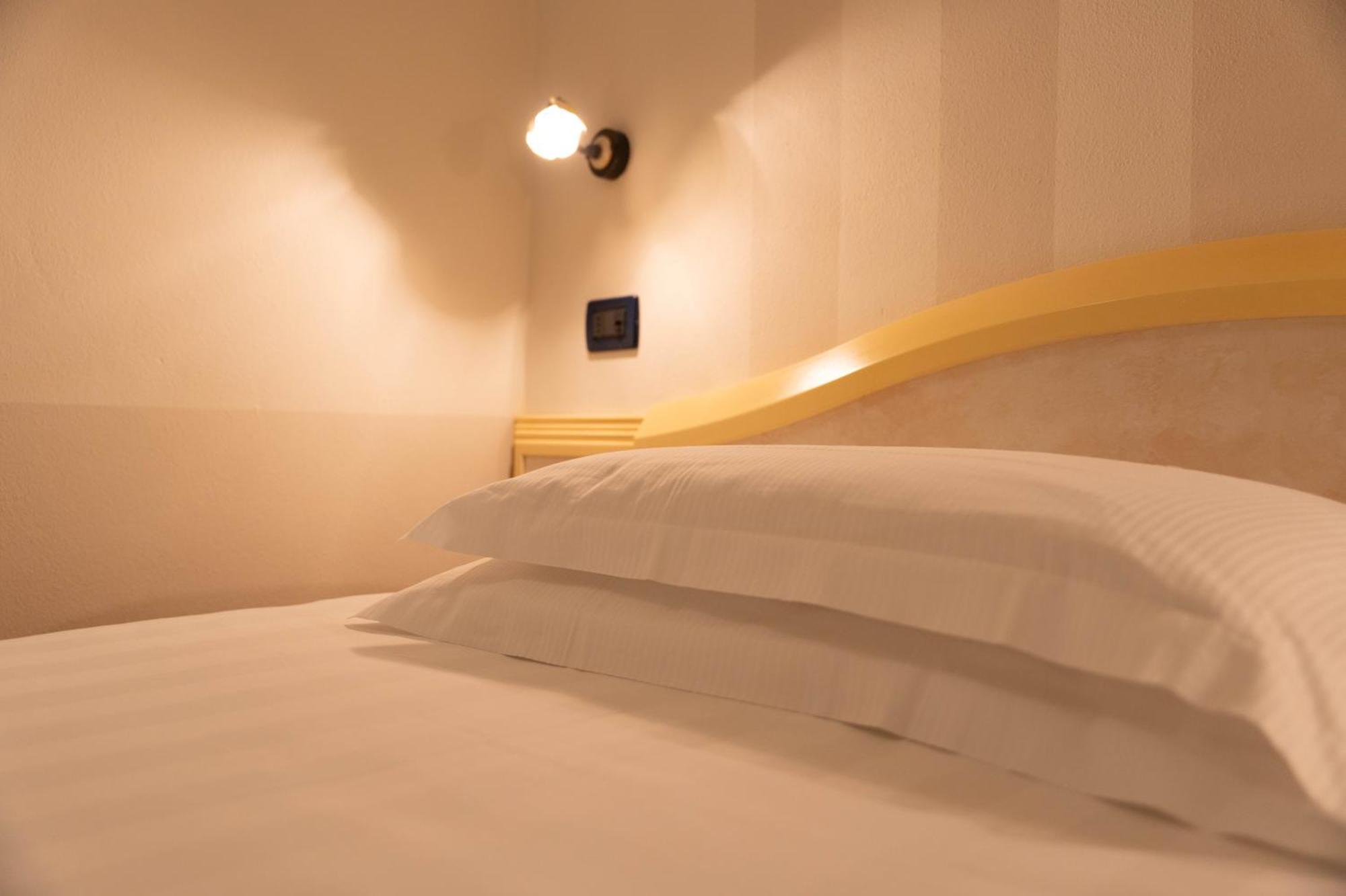 Hotel London Viareggio Exterior photo