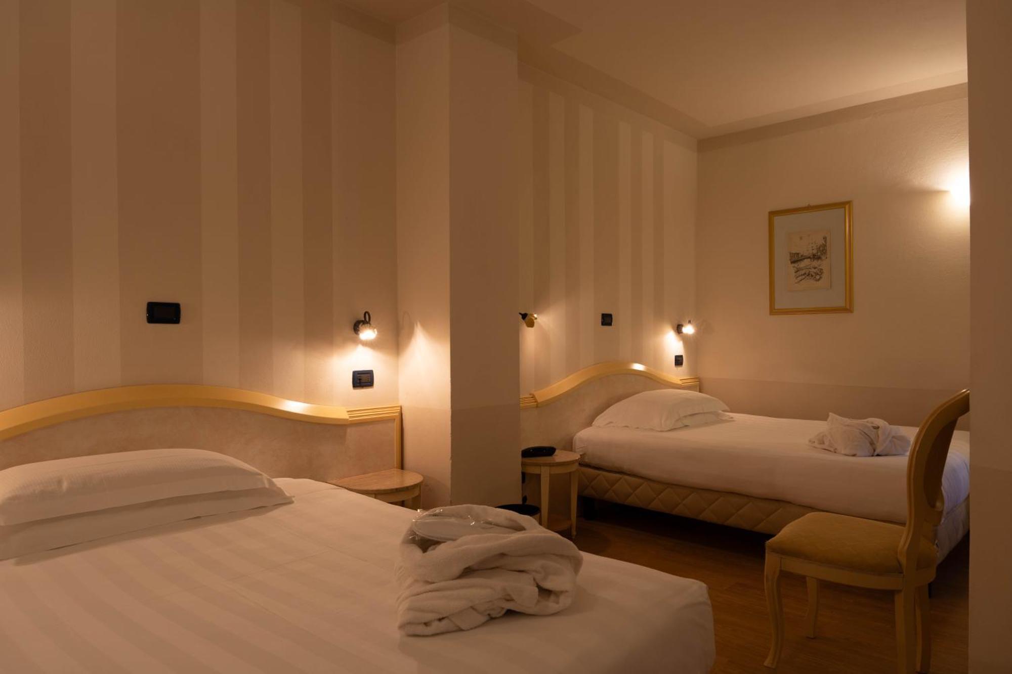 Hotel London Viareggio Exterior photo