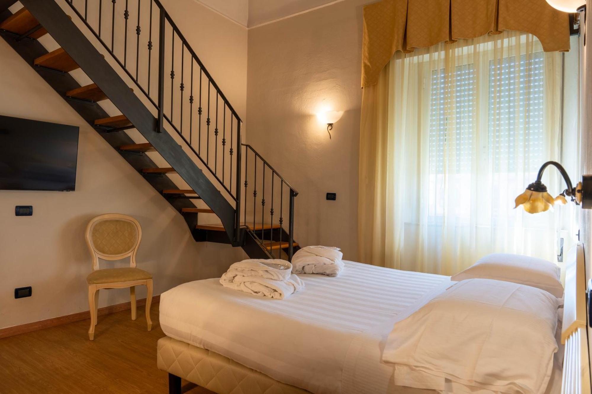 Hotel London Viareggio Exterior photo