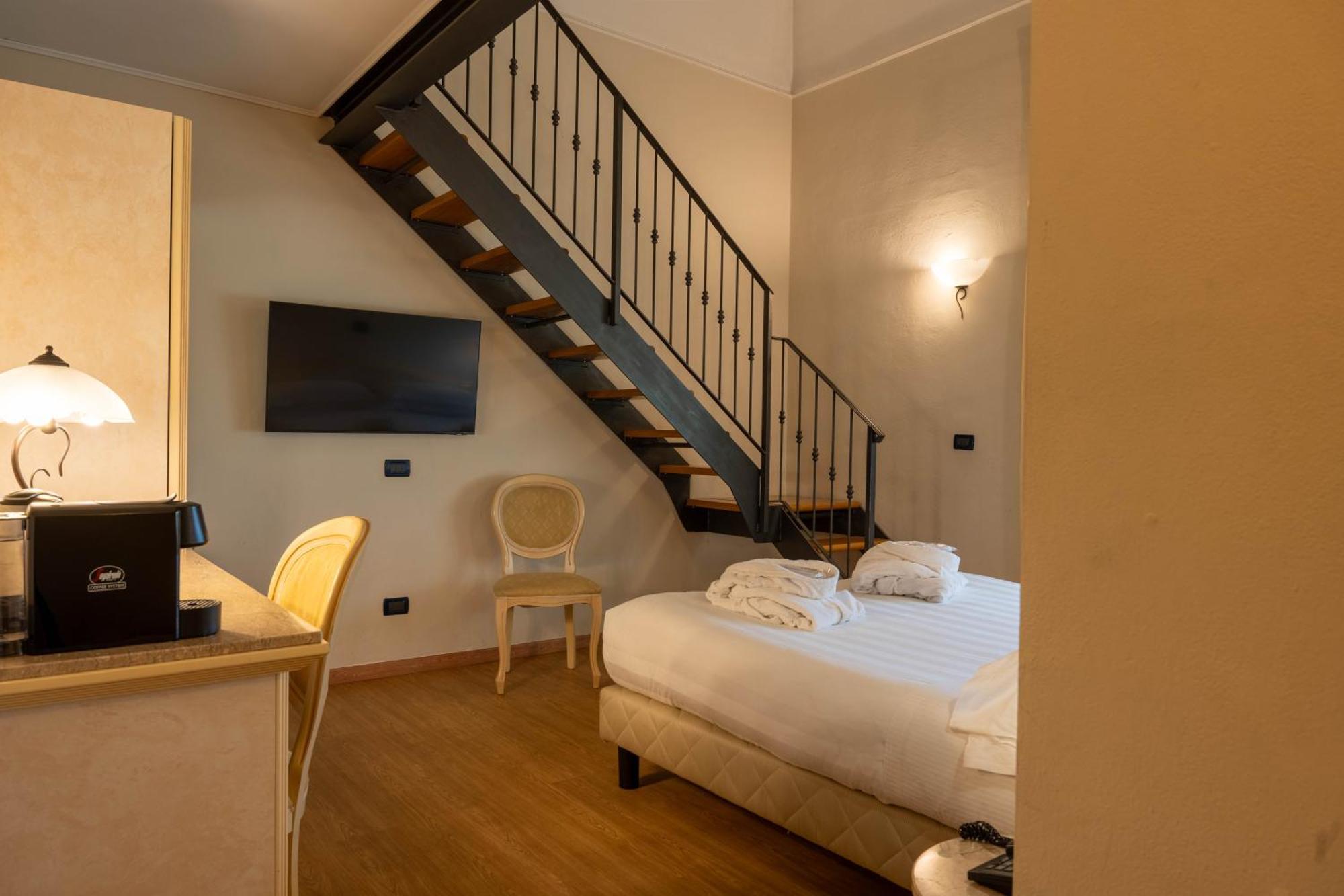 Hotel London Viareggio Exterior photo