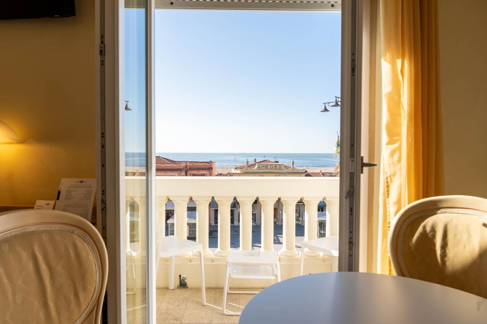 Hotel London Viareggio Exterior photo