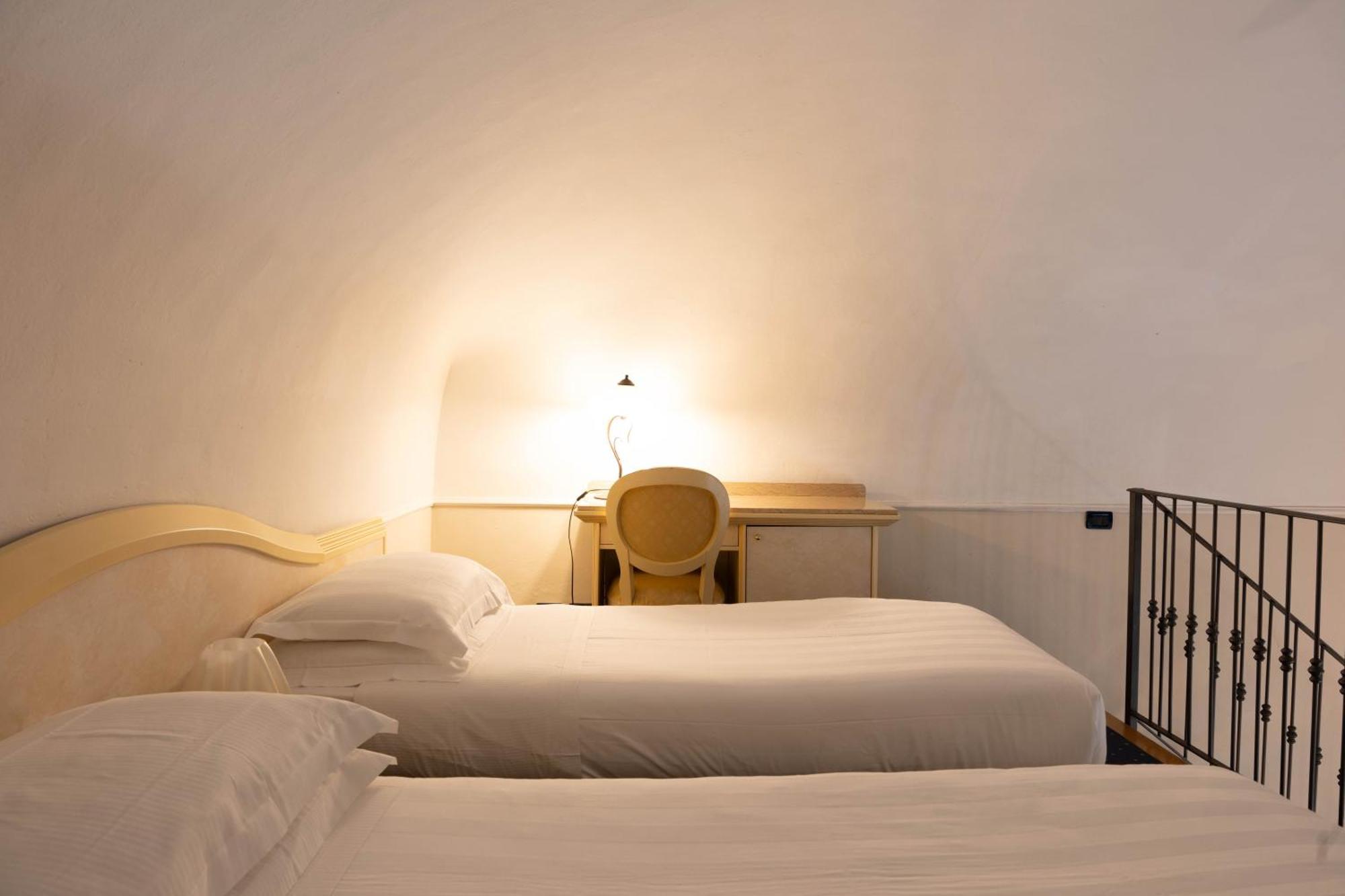 Hotel London Viareggio Exterior photo