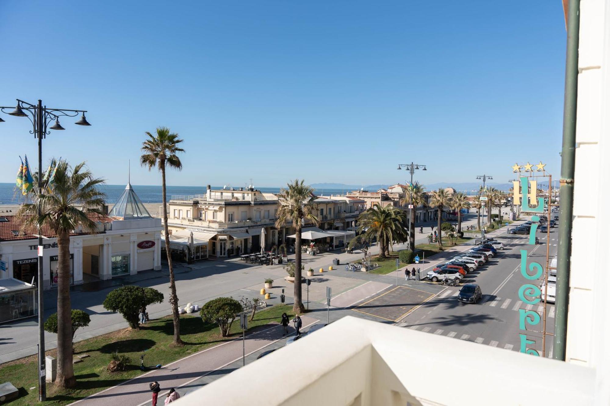 Hotel London Viareggio Exterior photo