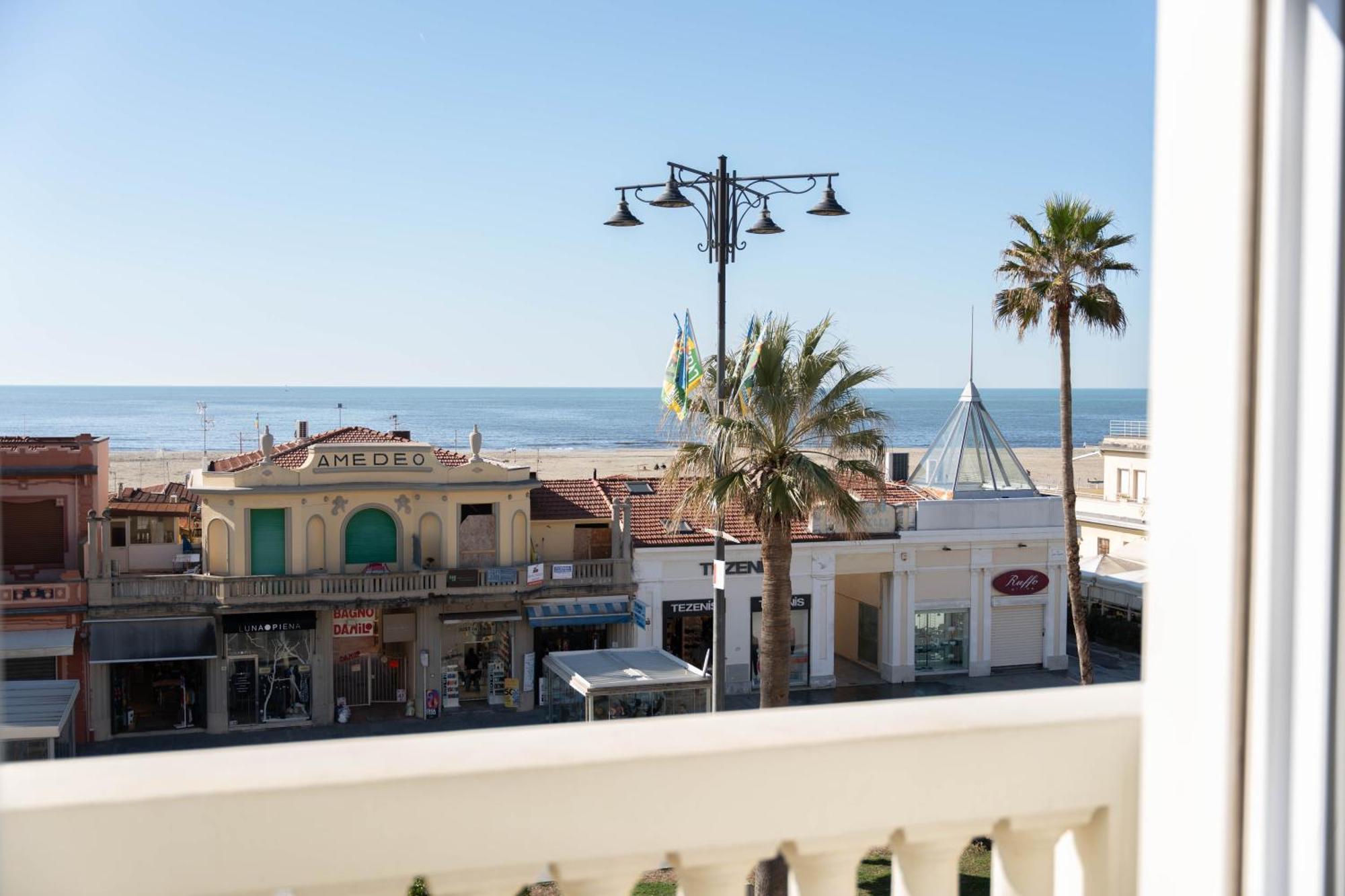 Hotel London Viareggio Exterior photo
