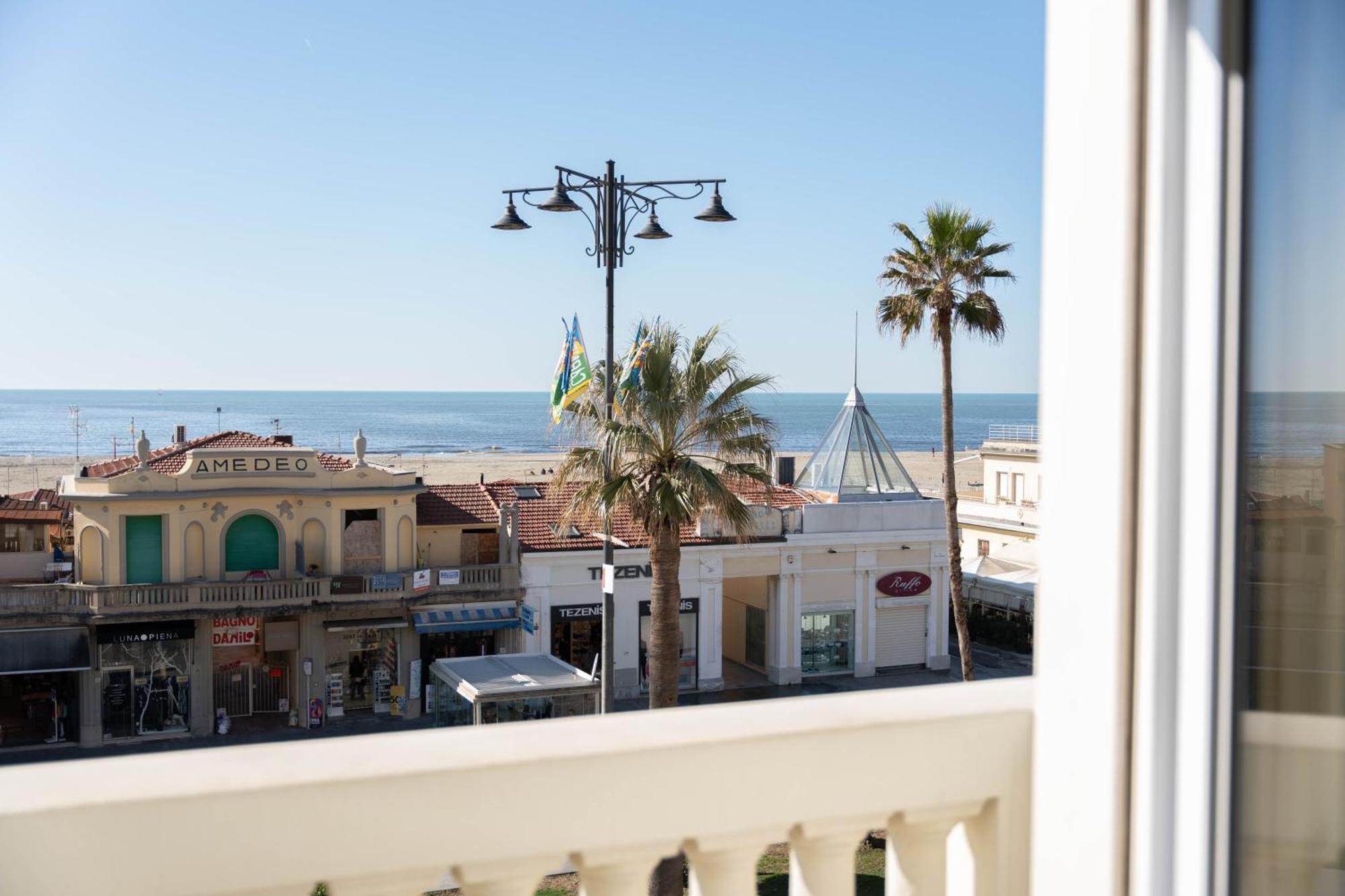 Hotel London Viareggio Exterior photo