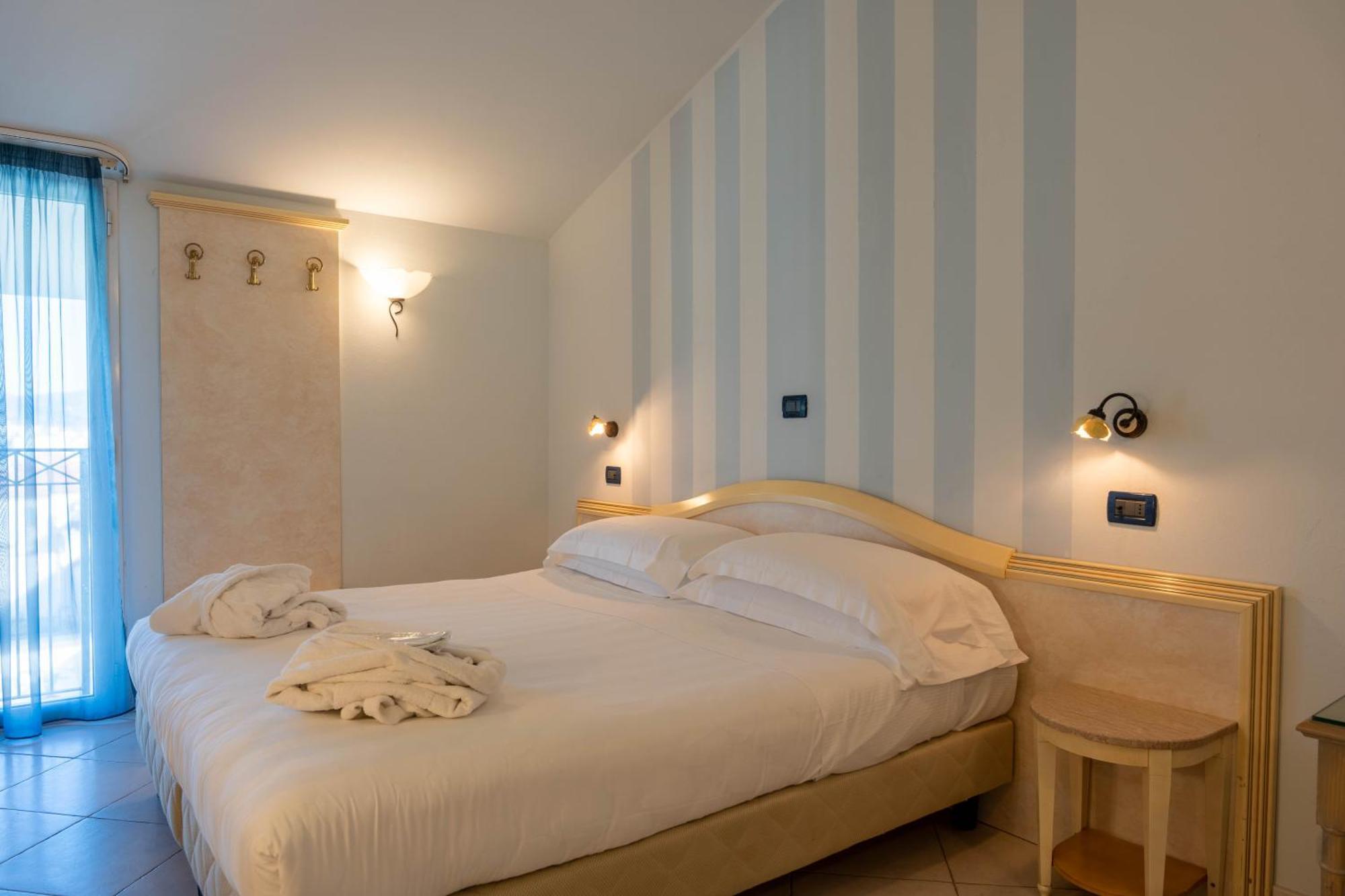 Hotel London Viareggio Exterior photo